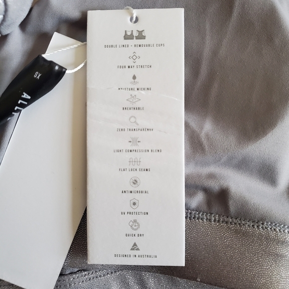 All Fenix Liquid Silver Racerback Sports Bra Beyoncé Style New With Tag XS - Picture 12 of 12